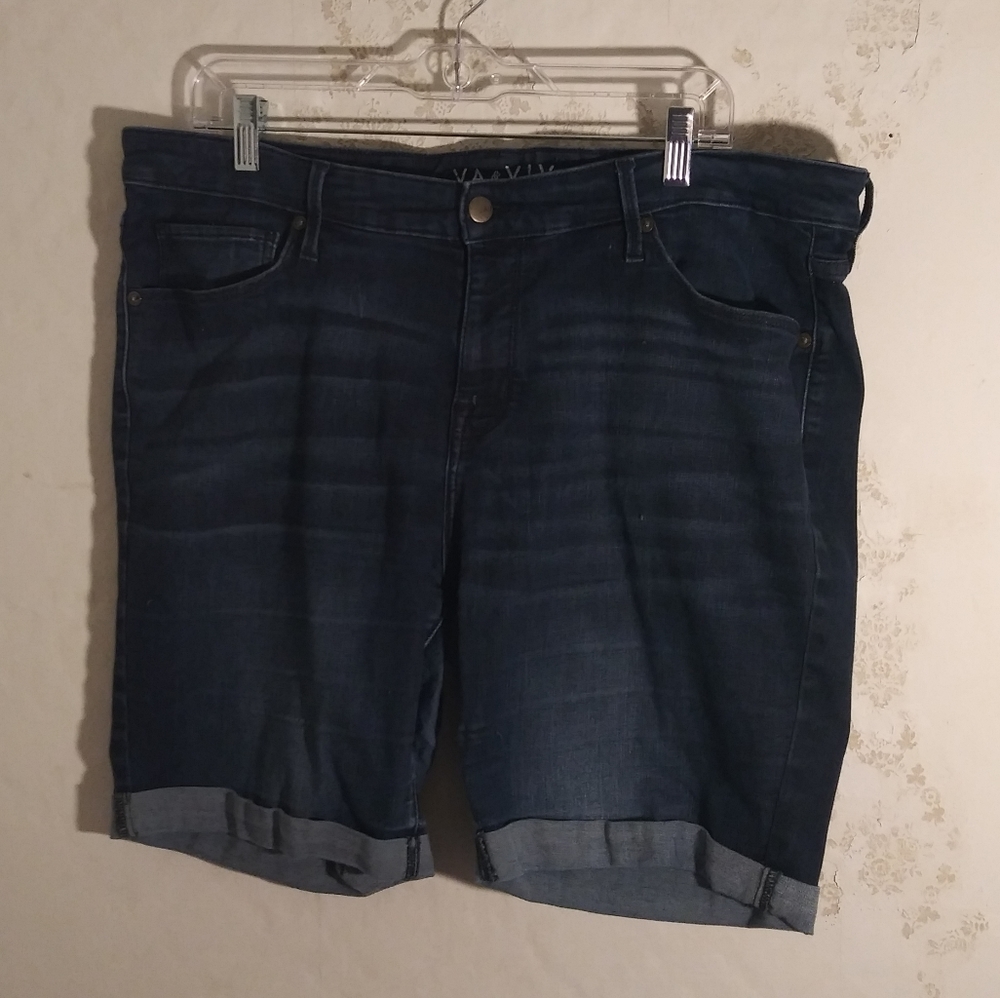 Plus size bermuda denim shorts